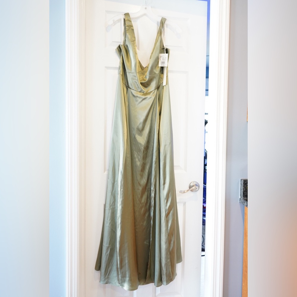 Galling signature prom/bridesmaid/event dress Size 14